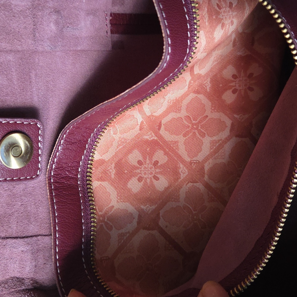 LUCKY BRAND TYRA Elegant Burgundy Leather Tote Bag. - Picture 5 of 9